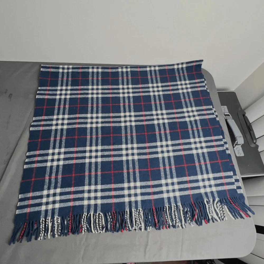 Burberry Nova Check Cashmere Scarf Navy Stole Muffler